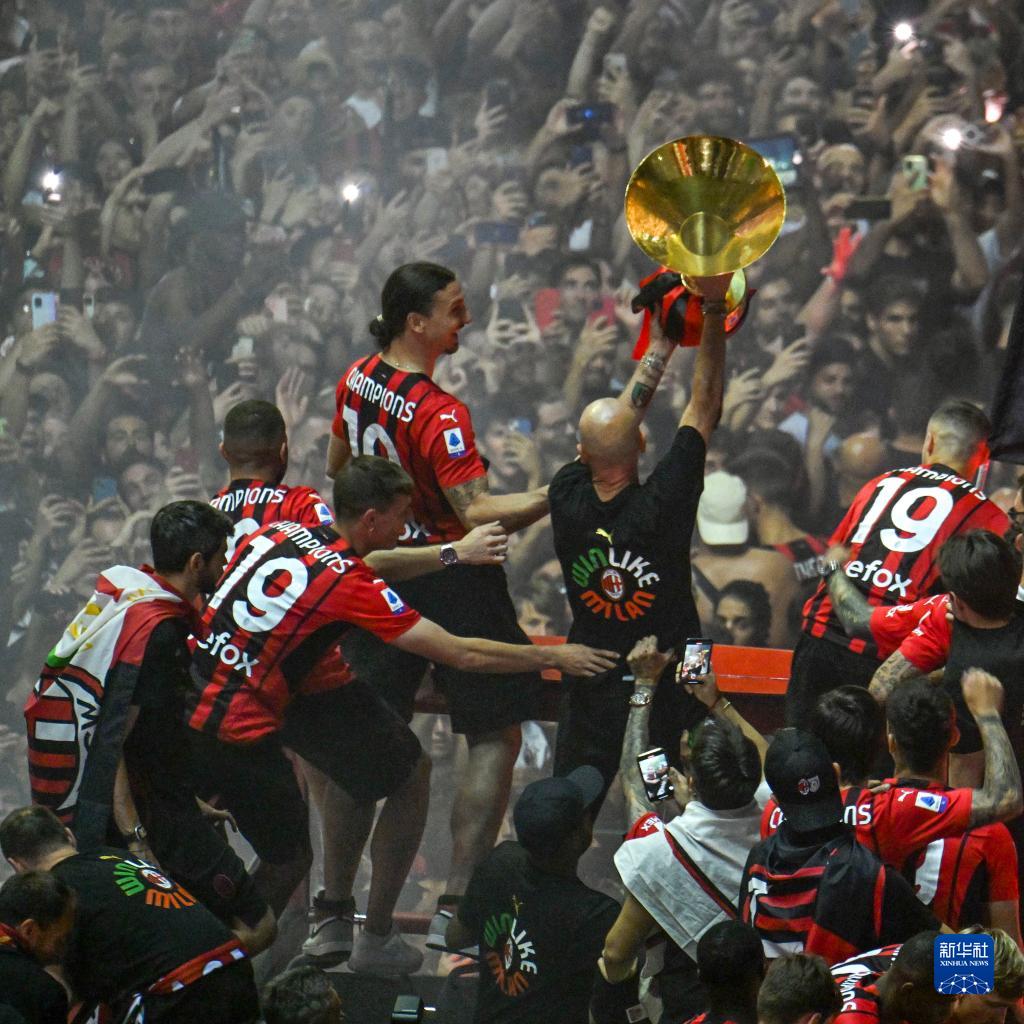 2018 年 MLB 伦敦赛筹备小组正式考察伦敦体育场